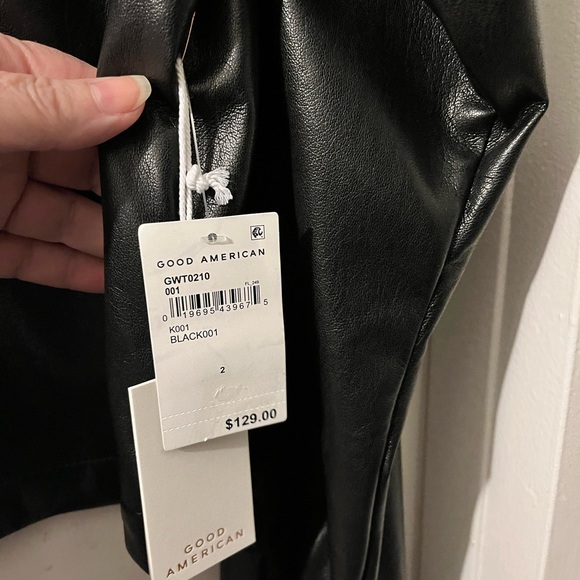 Good American- size GA2-black cropped jacket/ shirt w/ snaps. NWT. - Picture 3 of 6